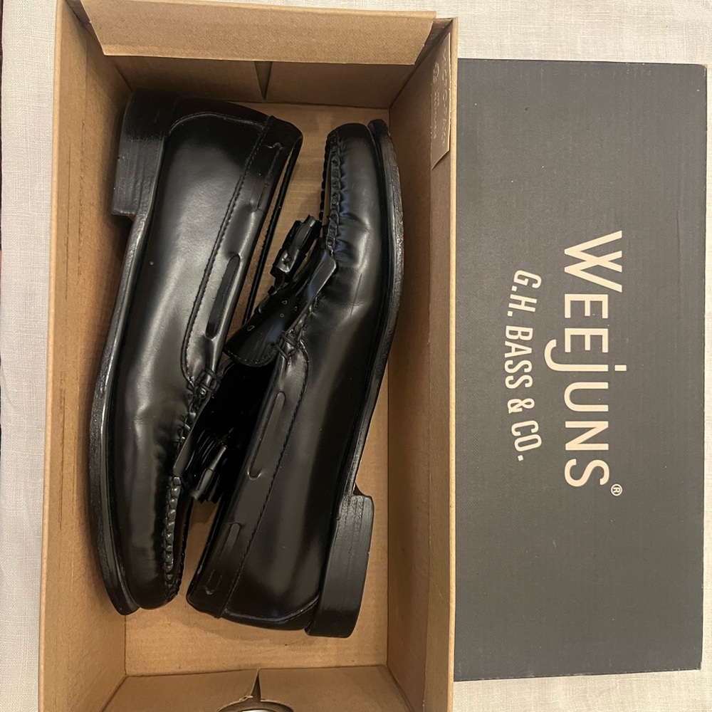 G.H. Bass & Co. Weejuns Black Leather Loafers